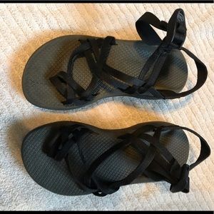 Black classic zx/ 2 chacos toe strap